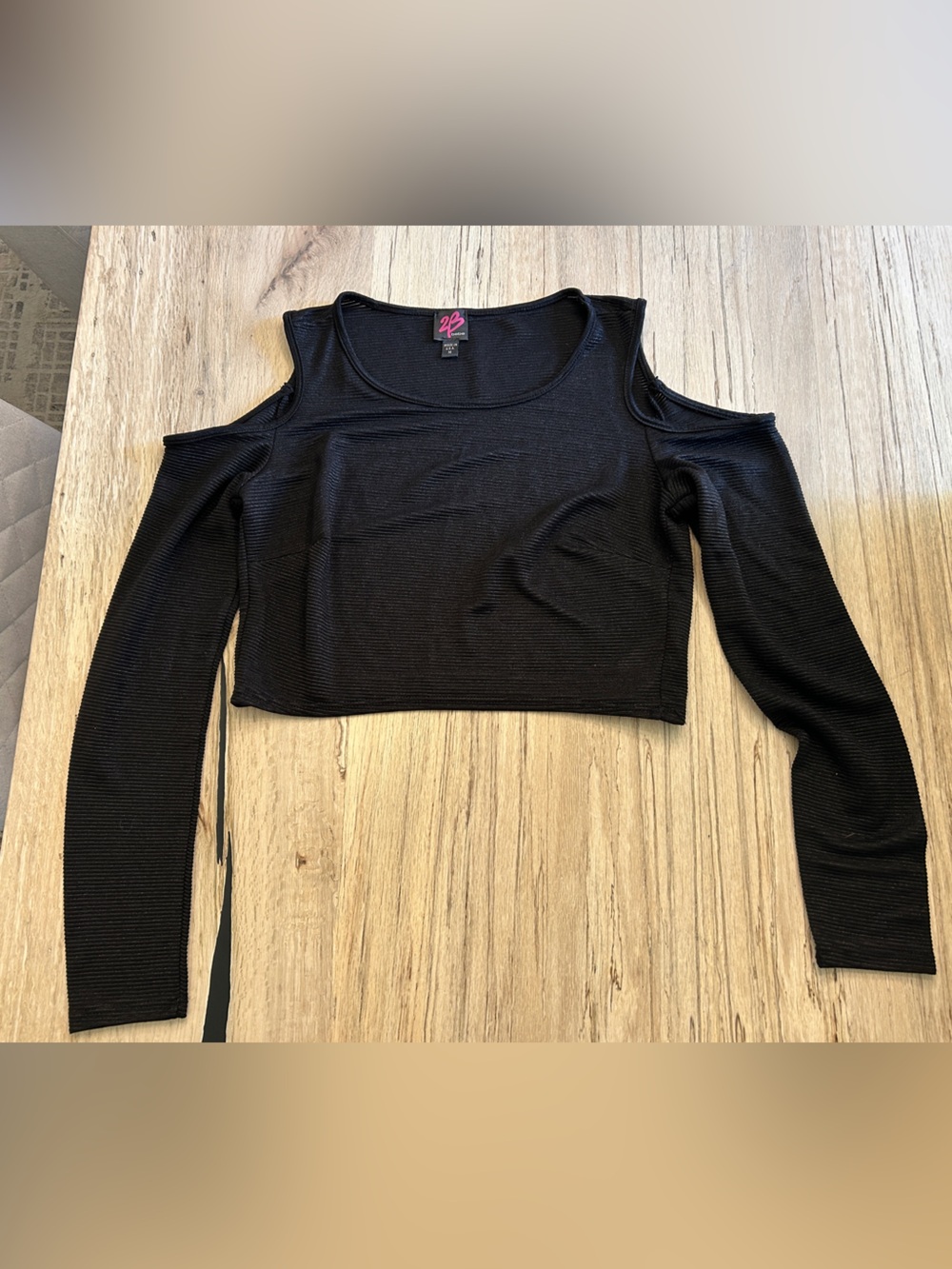 2B Bebe Black Cold-Shoulder Cropped Long-Sleeve Top